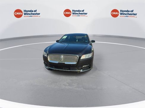 Used 2019 Lincoln Continental Select w/ Continental Climate Package AWD/4WD image 3
