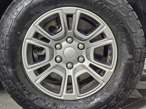 Used 2024 Jeep Wagoneer L 4WD image 10