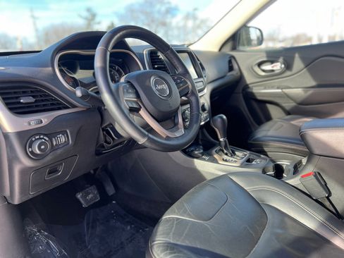 Used 2016 Jeep Cherokee Limited image 16