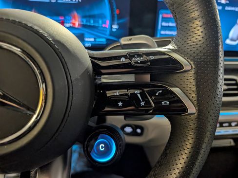 Used 2024 Mercedes-Benz GLS 63 AMG 4MATIC image 32