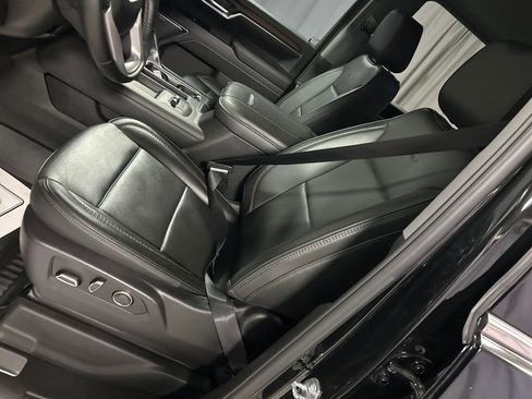 Used 2024 GMC Sierra 2500 Denali w/ Denali Reserve Package image 12