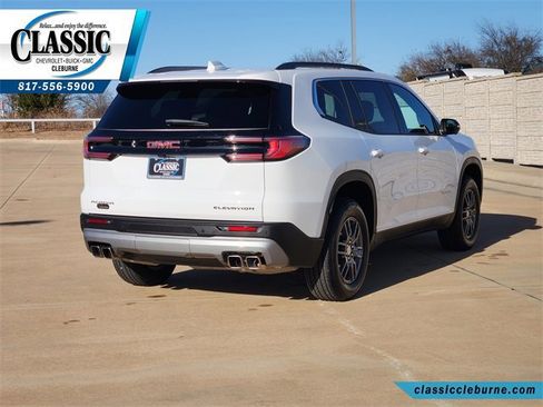 Used 2025 GMC Acadia Elevation image 9