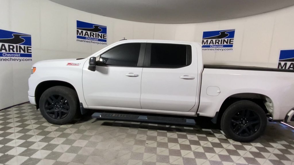 Used 2023 Chevrolet Silverado 1500 RST w/ Z71 Off-Road Package AWD/4WD image 7