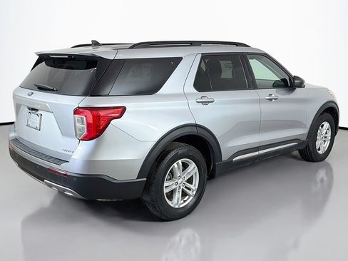 Used 2023 Ford Explorer XLT w/ Equipment Group 202A AWD/4WD image 11