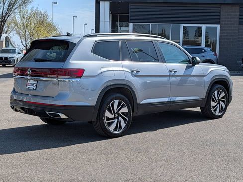 Used 2025 Volkswagen Atlas SE AWD/4WD image 12