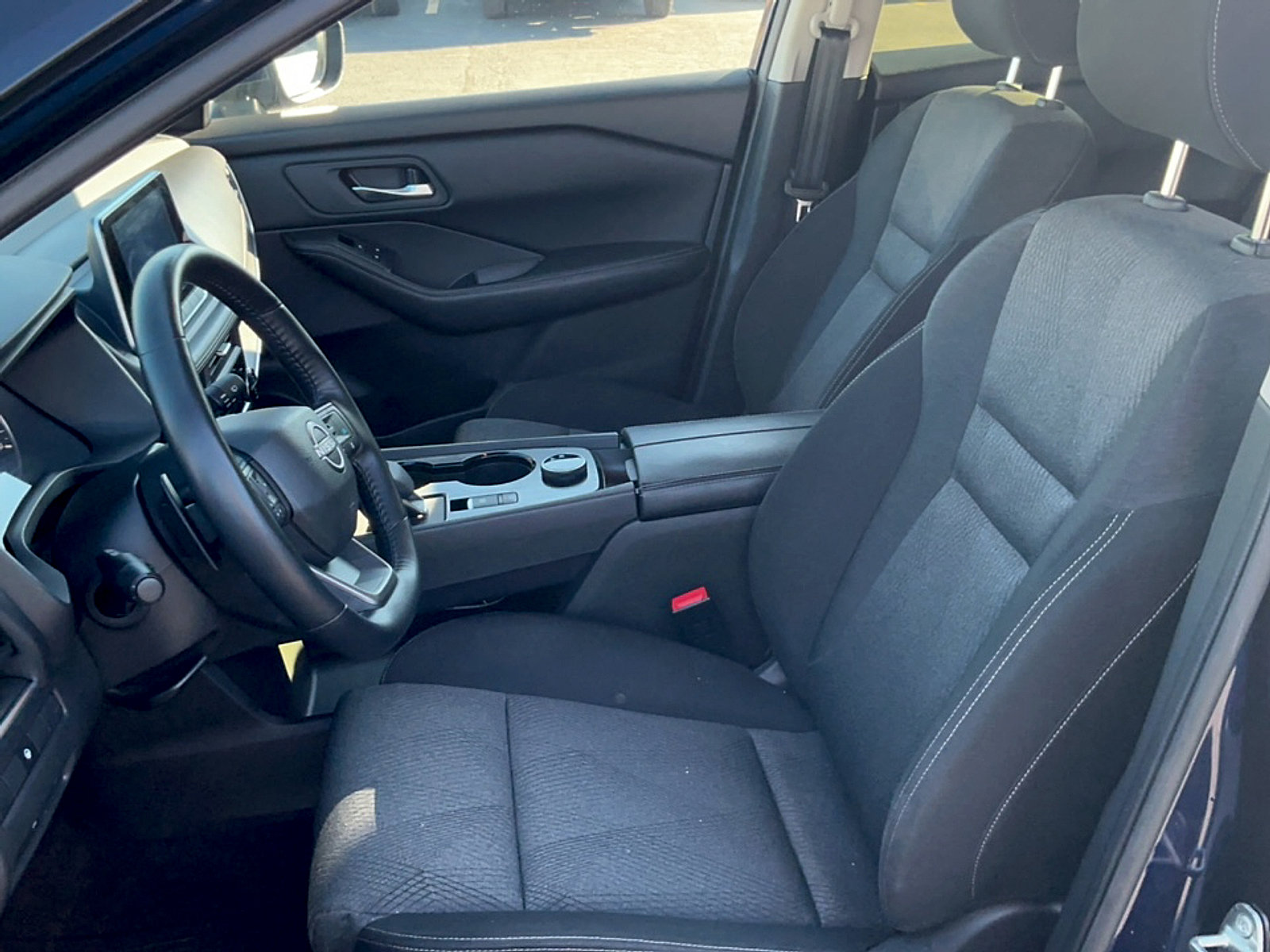 Used 2025 Nissan Rogue SV AWD/4WD image 11