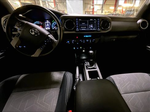 Used 2023 Toyota Tacoma TRD Sport w/ Technology Package image 21