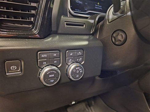 Used 2023 GMC Sierra 1500 AT4 w/ AT4 Preferred Package image 14