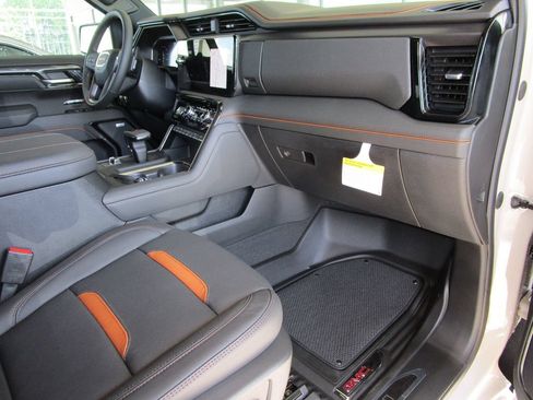 New 2026 GMC Sierra 1500 AT4 w/ AT4 Premium Package AWD/4WD image 33