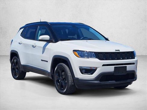 Used 2018 Jeep Compass Latitude AWD/4WD image 3