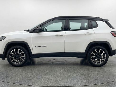 Used 2025 Jeep Compass Trailhawk AWD/4WD image 5