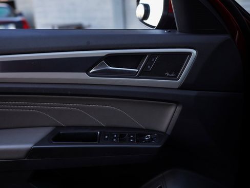 Used 2022 Volkswagen Atlas SEL Premium image 32