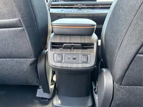 Used 2023 Nissan Ariya FWD image 30