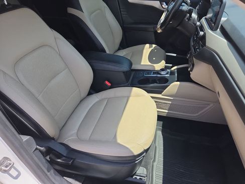 Used 2022 Ford Escape SEL w/ Technology Package FWD image 22