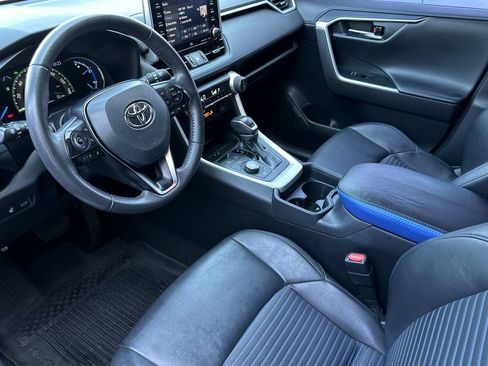 Used 2021 Toyota RAV4 XSE AWD/4WD image 4