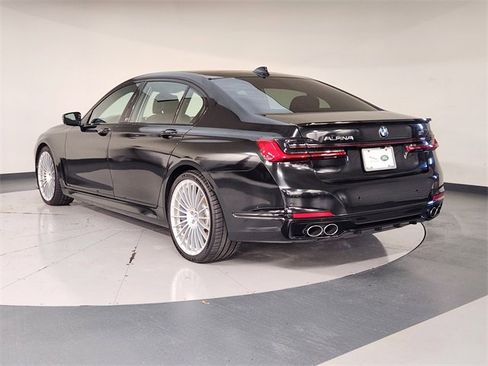 Used 2022 BMW ALPINA B7 xDrive w/ Luxury Rear Seating Package image 6