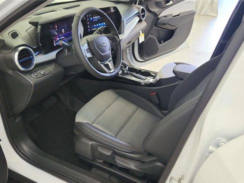 New 2026 Chevrolet Trax LT FWD image 22