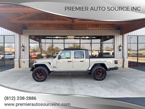 Used 2020 Jeep Gladiator Sport w/ Quick Order Package 24S AWD/4WD image 1