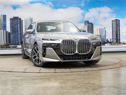 Used 2025 BMW 760i xDrive w/ Premium Package