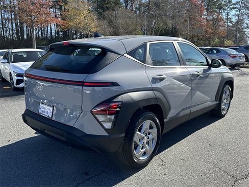 New 2026 Hyundai Kona SE image 7