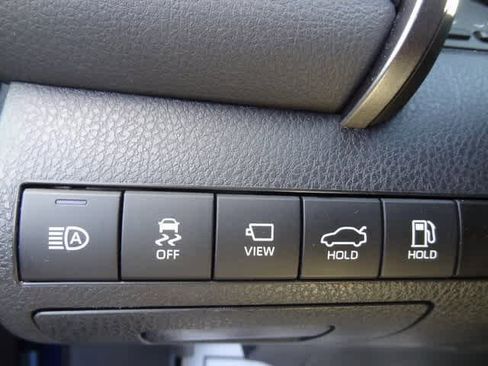 Used 2024 Toyota Camry XLE image 9