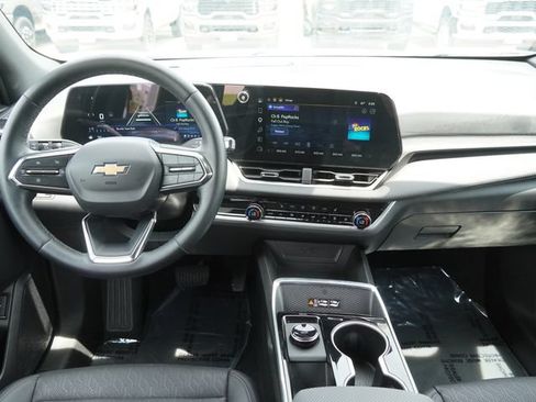 Used 2026 Chevrolet Equinox LT w/ Convenience Package II FWD image 15