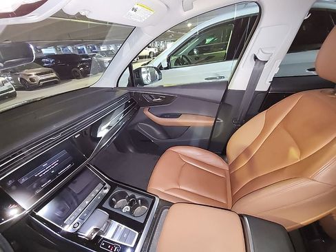 Used 2021 Audi Q7 3.0T Premium Plus image 6