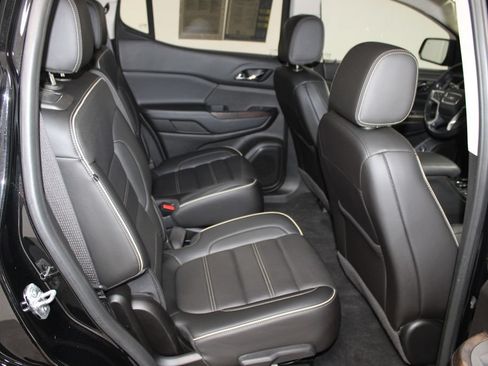 Used 2021 GMC Acadia Denali w/ Denali Technology Package FWD image 31