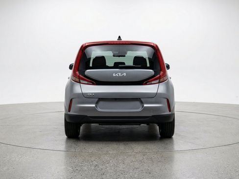 Used 2025 Kia Soul LX w/ LX Technology Package FWD image 7