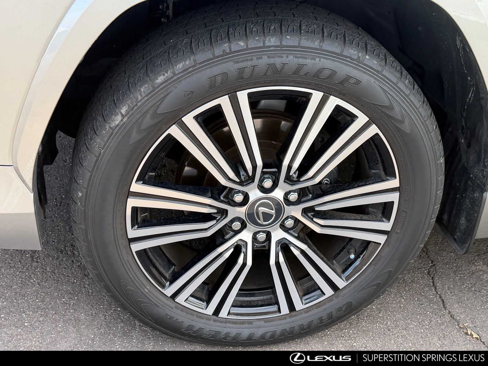 Used 2024 Lexus LX 600 4WD w/ Luxury Package image 6