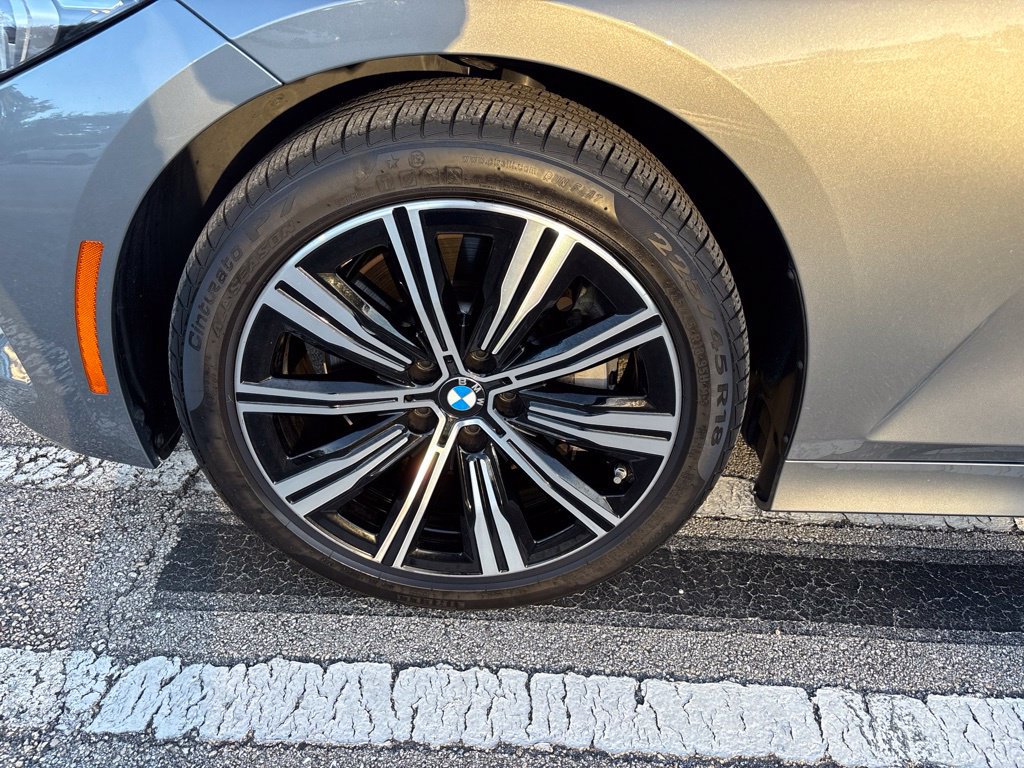 Used 2025 BMW 330i xDrive Sedan AWD/4WD image 9