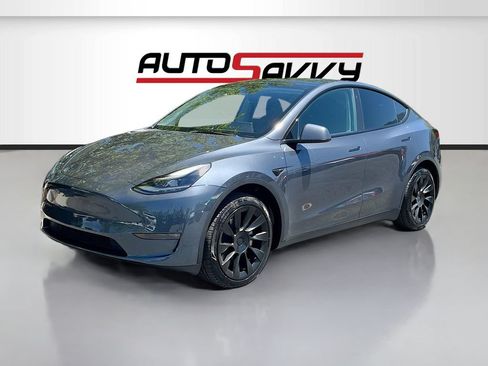 Used 2023 Tesla Model Y Long Range AWD/4WD image 3