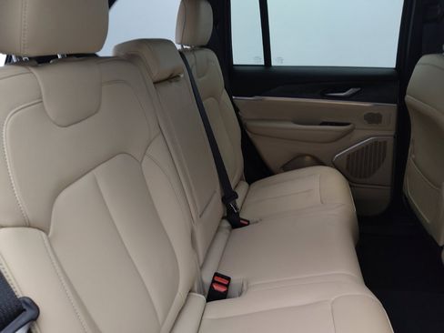 Used 2023 Jeep Grand Cherokee 4WD 4xe image 19