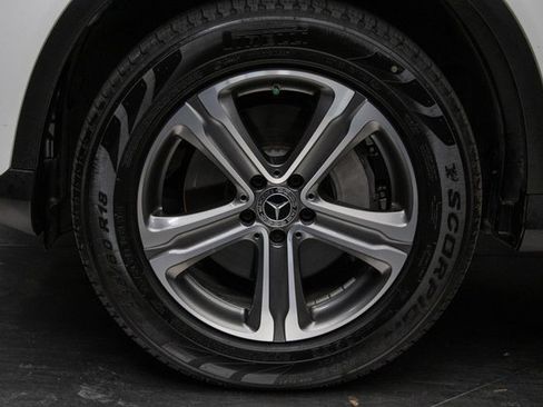 Used 2022 Mercedes-Benz GLC 300 4MATIC image 8