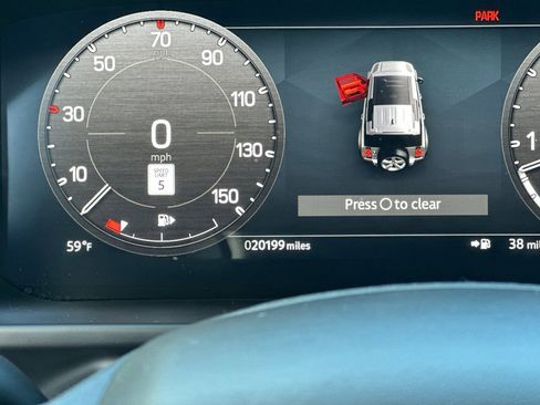 Used 2023 Land Rover Defender 110 X-Dynamic SE image 33