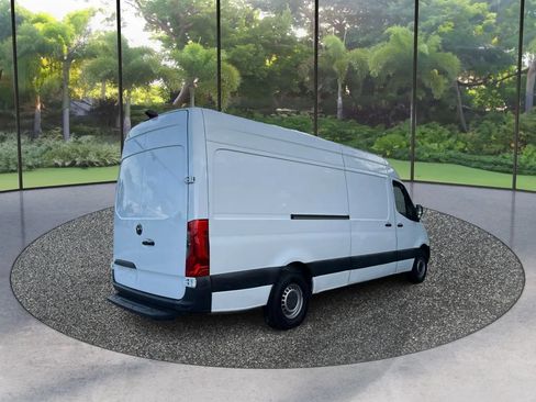 Used 2019 Mercedes-Benz Sprinter 170 Cargo image 5