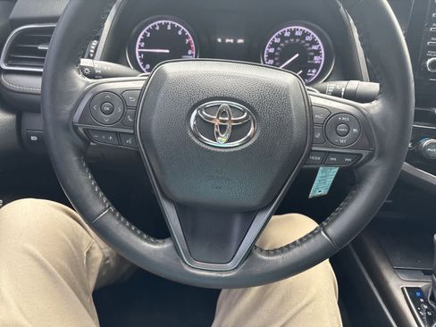 Used 2022 Toyota Camry SE image 13