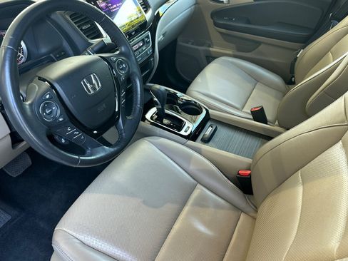 Used 2019 Honda Ridgeline RTL-E image 11