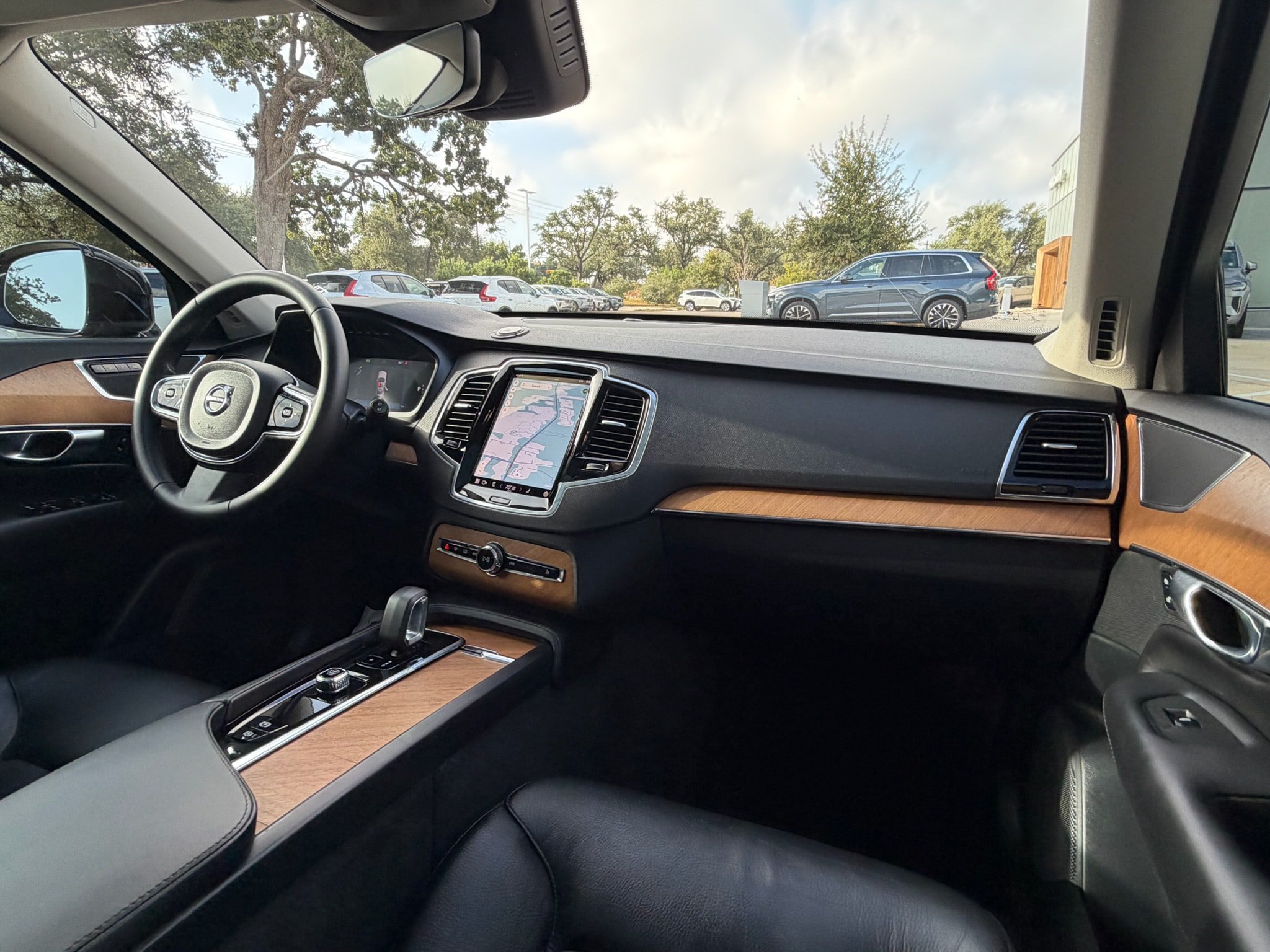 Used 2023 Volvo XC90 B6 Plus AWD/4WD image 14