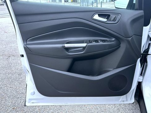 Used 2018 Ford Escape SE FWD image 9