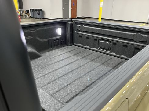 New 2026 Jeep Gladiator Willys AWD/4WD image 9