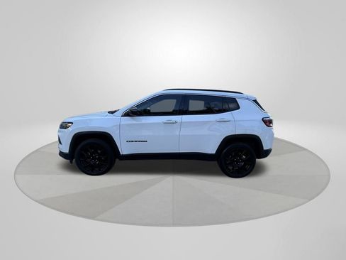 Used 2022 Jeep Compass Latitude AWD/4WD image 4