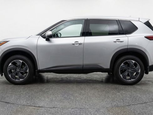 Used 2025 Nissan Rogue SV image 5