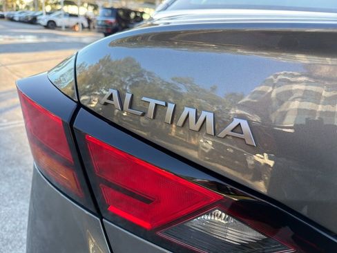 Used 2025 Nissan Altima 2.5 S image 9