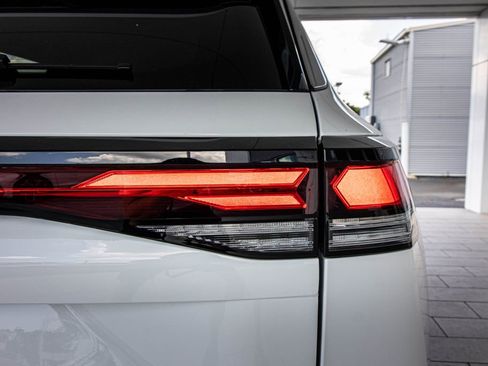 New 2026 Volkswagen Tiguan S FWD image 16