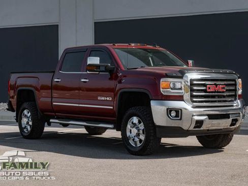 Used 2015 GMC Sierra 2500 SLE w/ All-Terrain HD Package AWD/4WD image 12