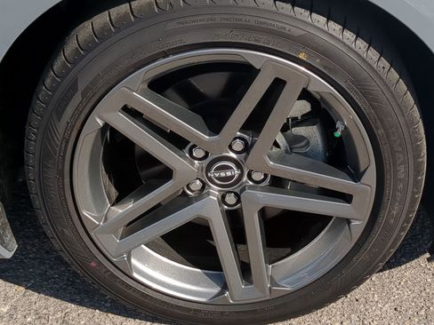 Used 2024 Nissan Z Sport w/ Floor Mat Package image 11