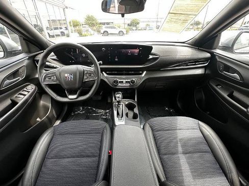 Used 2025 Buick Envista Preferred w/ Convenience I Package FWD image 9