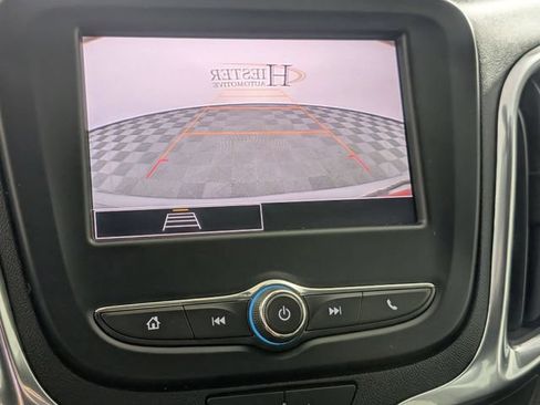 Used 2023 Chevrolet Equinox LT FWD image 21