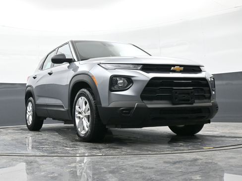 Used 2023 Chevrolet TrailBlazer LS image 37